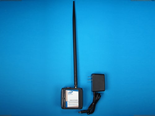 wireless sensor range extender repeater with antenna